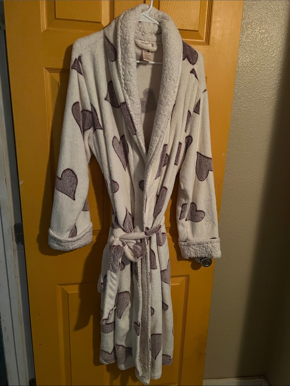 3X (22W-24W) WARM SECRET TREASURES ROBE WITH HEARTS DETAIL AND POCKETS